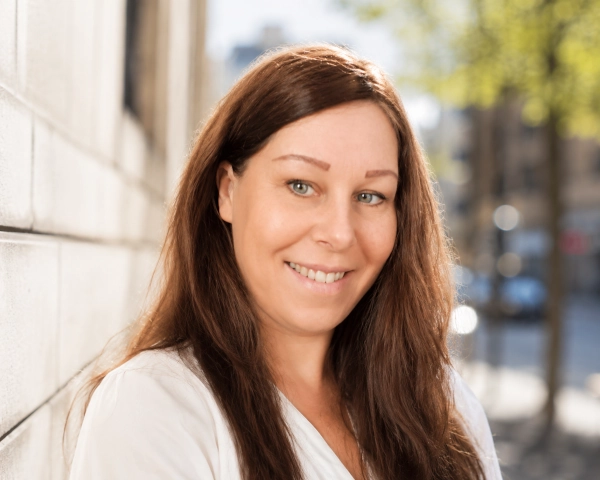 Jenny Månsson bakom Jenny Digital Partner.